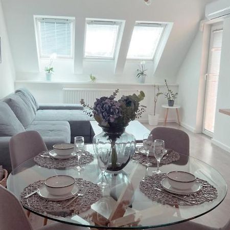 Gabica Apartman Debrecen Bagian luar foto
