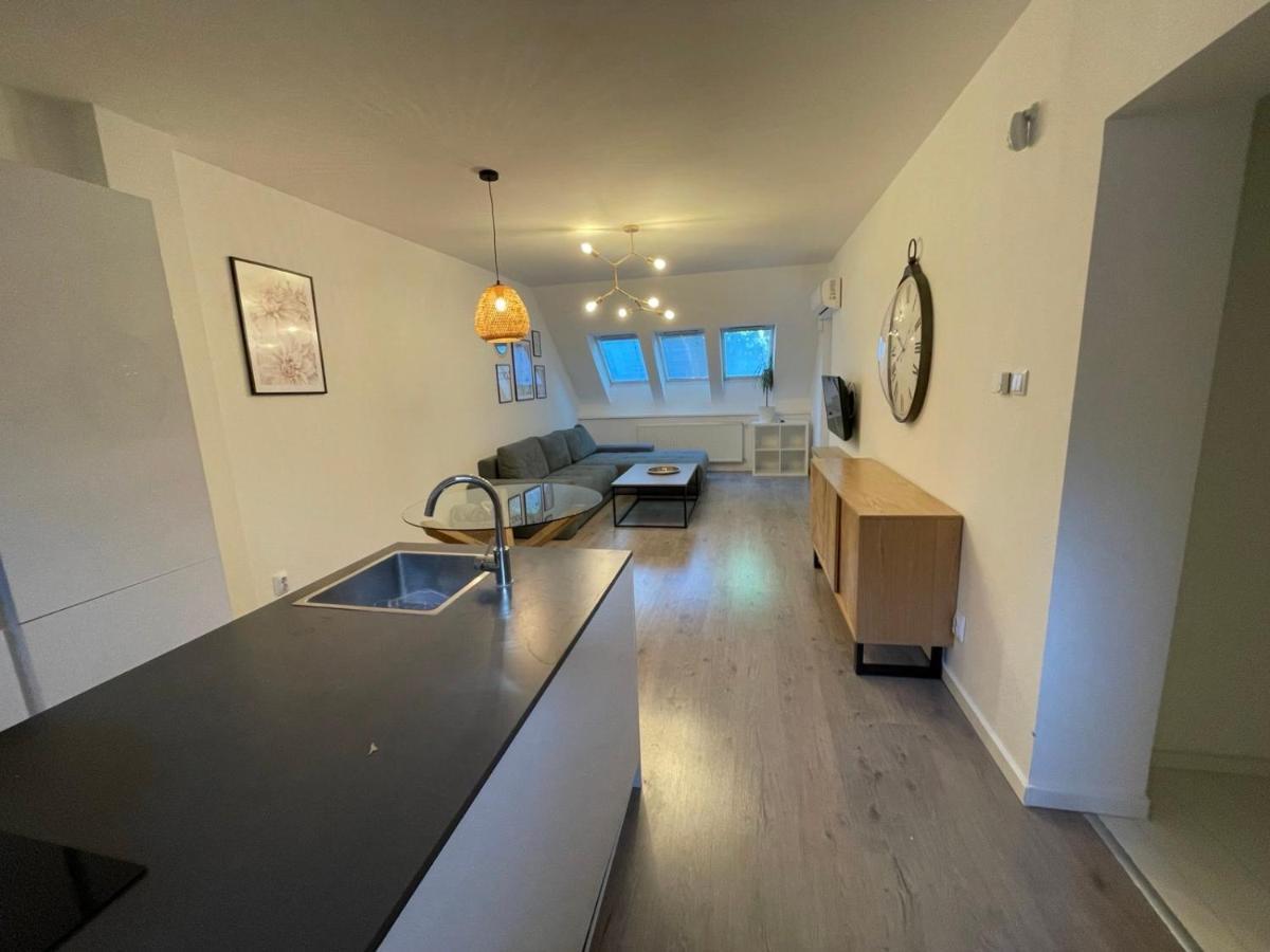 Gabica Apartman Debrecen Bagian luar foto